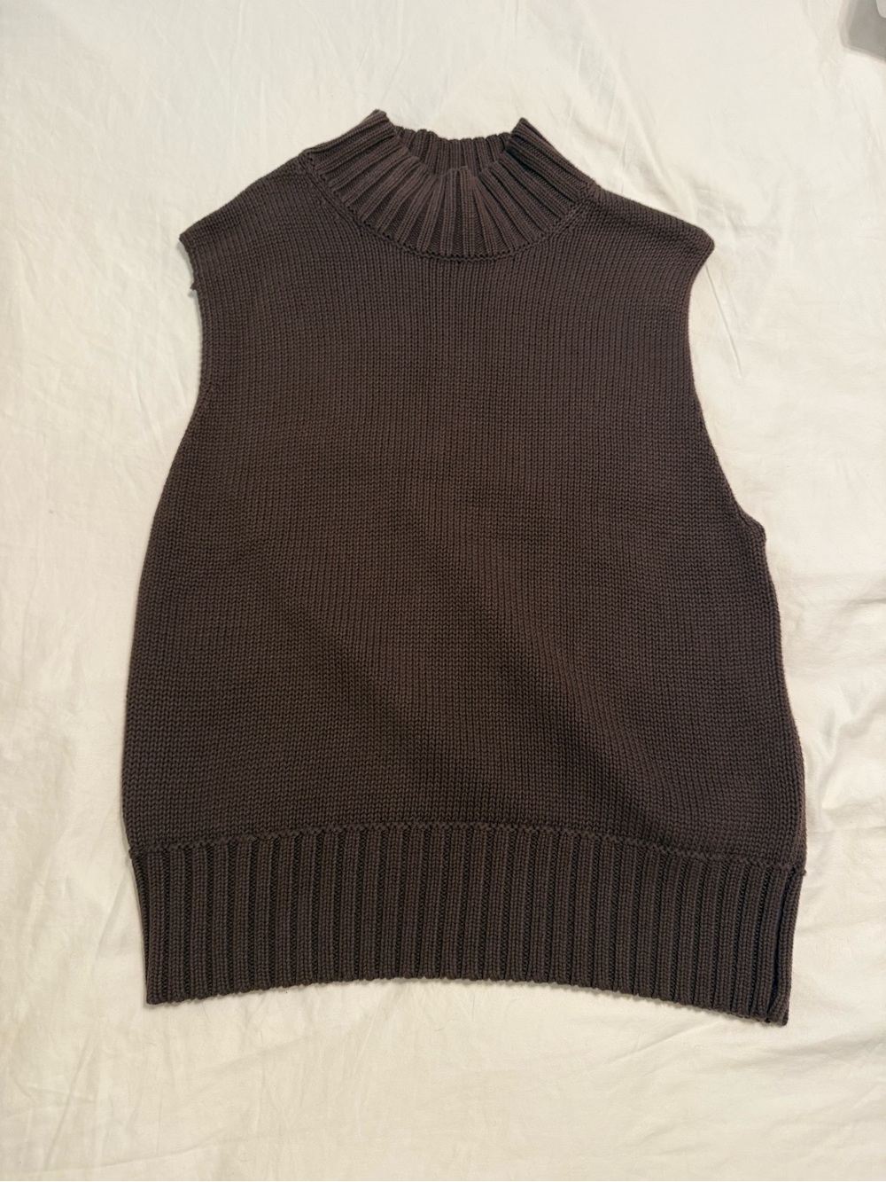 Abercrombie & Fitch Sleeveless Knit Mock Neck Sweater Vest - NWT